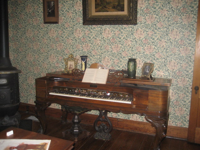 Piano in the O. Henry museum